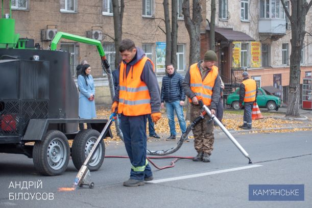 У Кам’янському випробовують нову спецтехніку для доріг
