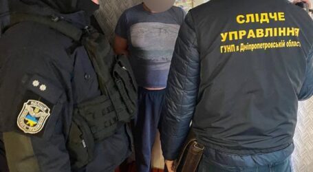 На Днепропетровщине мужчины торговали огнестрельным оружием и взрывчаткой