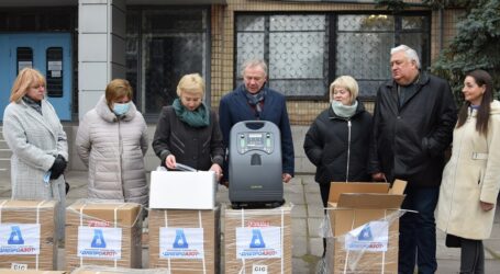 Кам’янські лікарні отримали 300 кисневих концентраторів