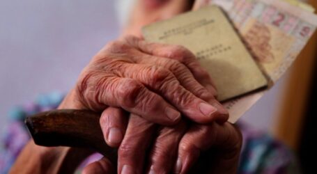 Який відсоток відраховуватимуть від зарплат та бюджету на накопичувальні пенсії українців