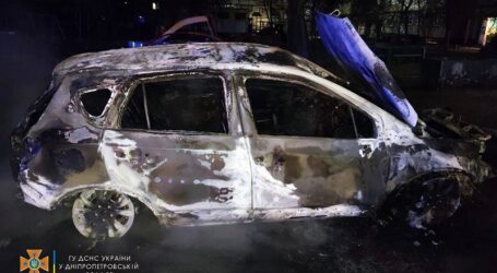 На лівобережжі Кам’янського горіли автомобілі