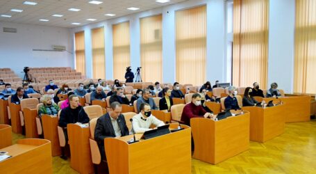 У Кам’янському відбулась позачергова сесія міської ради