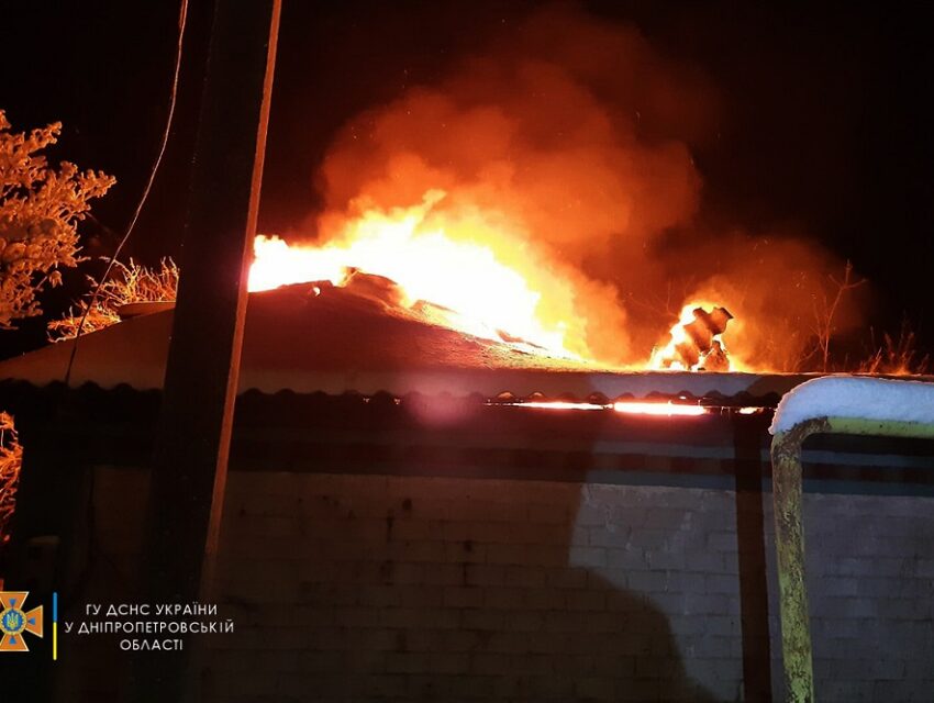 У Кам’янському районі рятувальники ліквідували пожежу в будинку