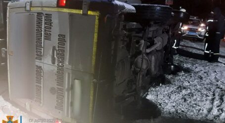 У Кам’янському перекинувся автобус