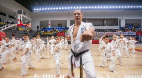 У Кам’янському відновлюється традиція проведення змагань для каратистів-початківців