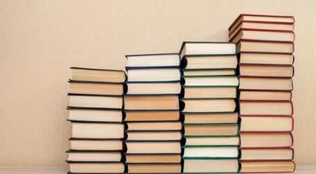 Половину «ковідних» грошей українці витратили на книги