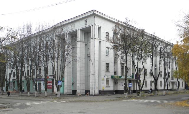 О МАФах, супермаркетах и «заброшках» как маркерах кризиса в Каменском - ФОТО