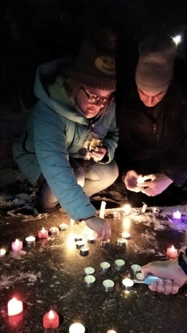 Флешмоб в підтримку капремонту школи №20 влаштували мешканці Кам'янського - ФОТО