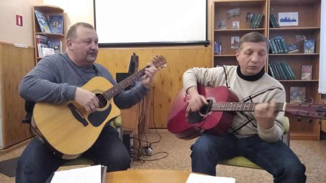 Вечір авторської пісні зібрав бардів в бібліотеці Кам’янського