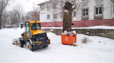 Як подолали завали сміття та снігу у дворах Кам’янського