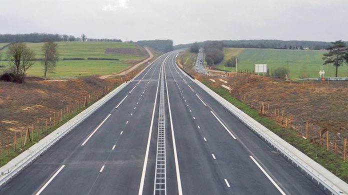 Цьогоріч в Україні почнуть будувати першу платну дорогу
