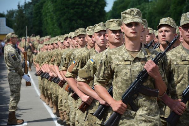 У Кам’янському оголосили призов на військову службу