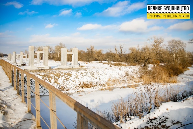 На решетилівській трасі зводять унікальну естакаду - ФОТО
