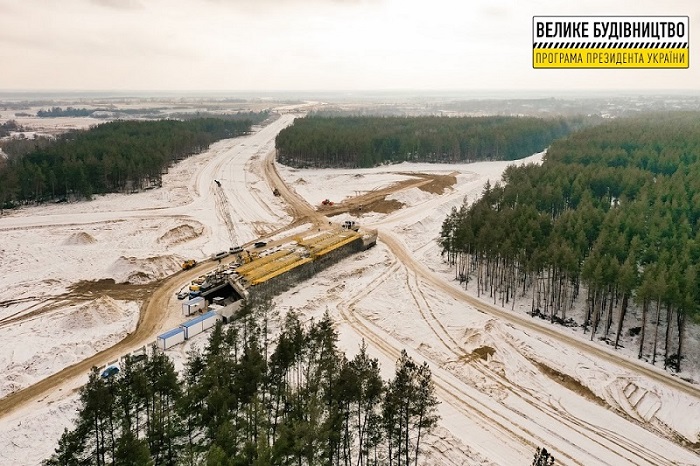 На решетилівській трасі зводять унікальну естакаду