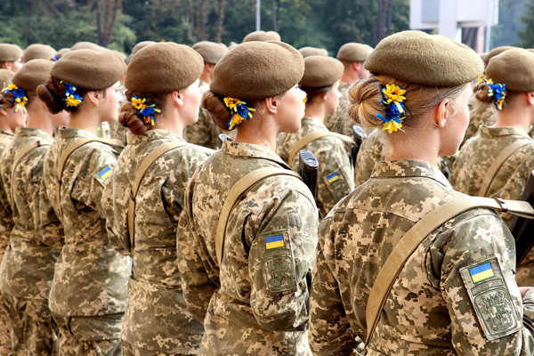 Президент відповів на петицію про скасування військового обліку для жінок