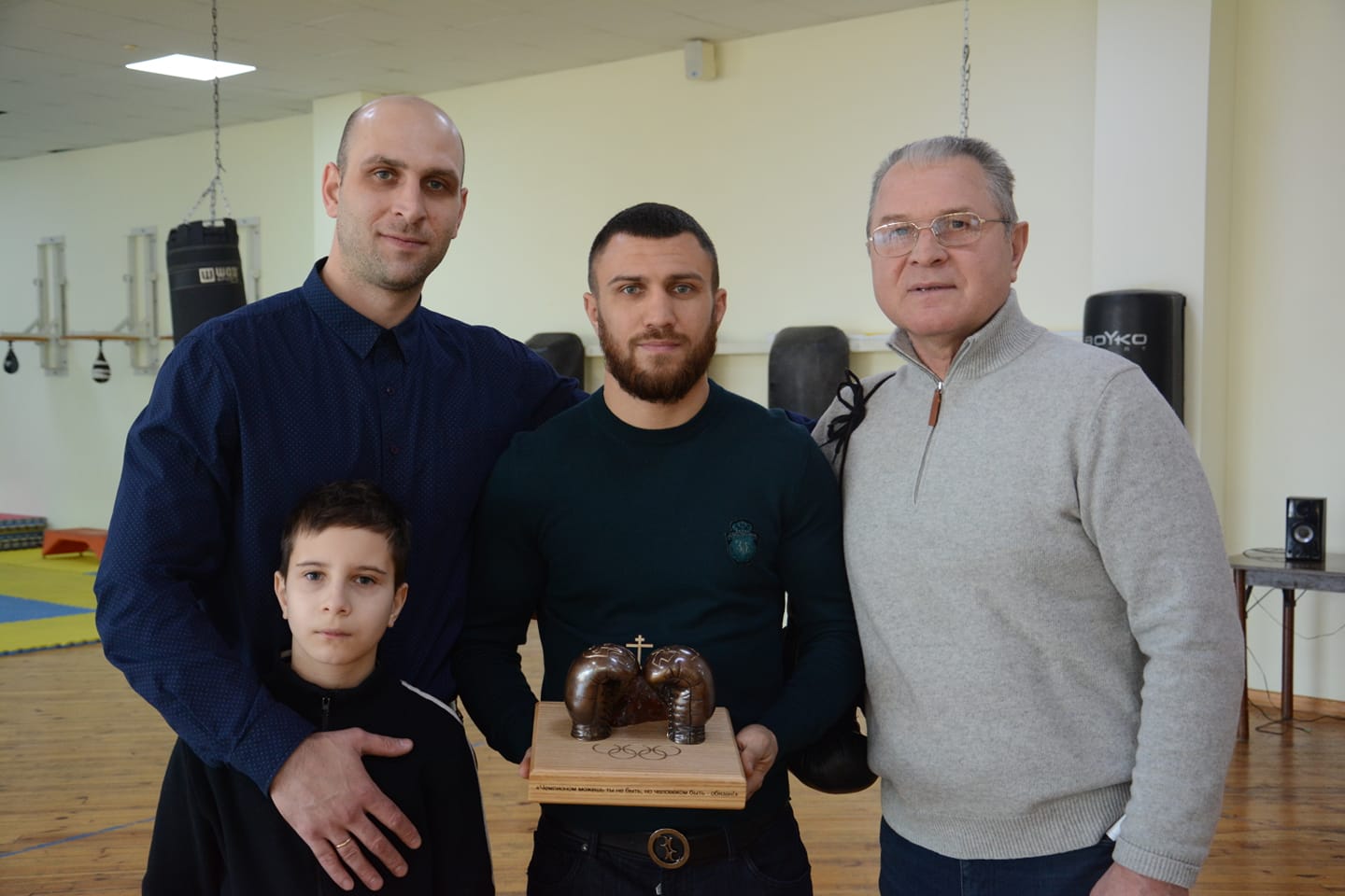 Скульптор з Кам’янського мріє встановити на «малій батьківщині» монумент спортивної слави - ФОТО