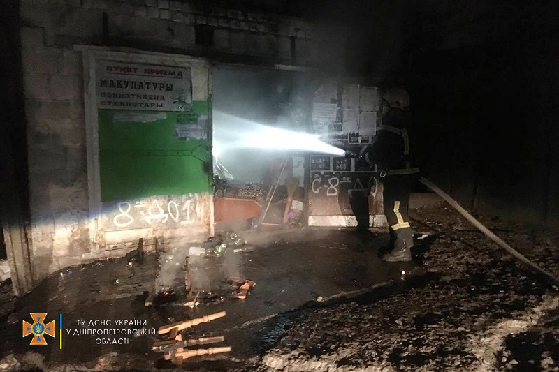 У Кам’янському горів гараж