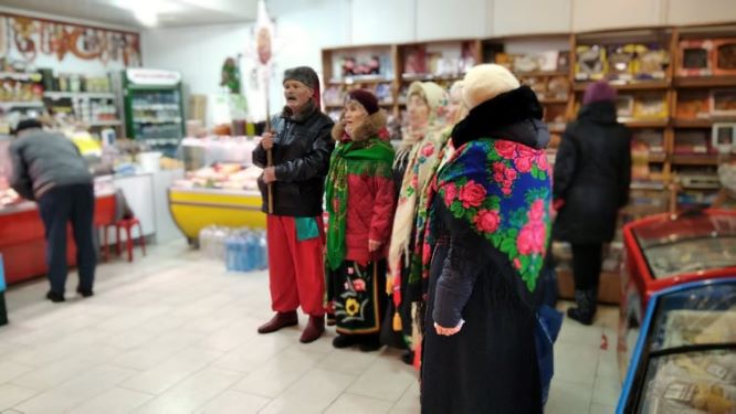 Різдвяні колядки та плетіння дідуха в центрі Кам’янського