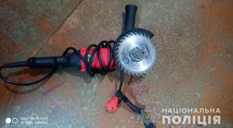 У Кам’янському районі поліцейські затримали серійного злодія