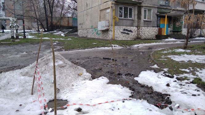 Як небесні води руйнують підземні комунікації в Кам'янському - ФОТО