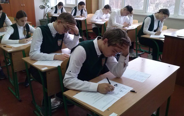 Рекордна кількість учасників зареєструвалася на пробне ЗНО в Україні