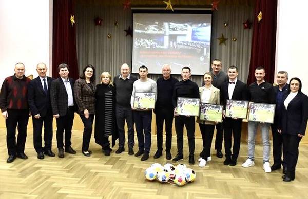 Вчителі фізкультури з Кам’янського здобули перемогу у всеукраїнському конкурсі - ФОТО