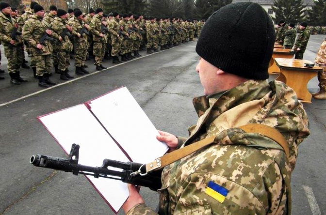 В Україні відмінять обов’язковий військовий призов з 2024 року