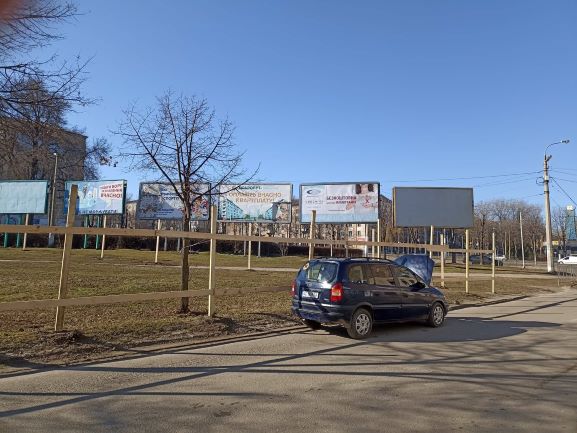 Новий супермаркет АТБ будують в центрі Кам’янського - ФОТО