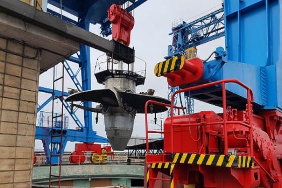 На ГЕС в Кам’янському встановили нове робоче колесо турбіни вагою під 200 тон - ФОТО
