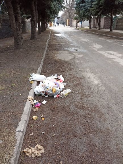 Прикмети весни в парку та шкідливі вчинки мешканців Кам’янського - ФОТО