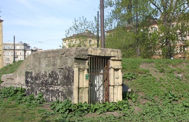 Як власники заводів нав’язують громаді Кам’янського покинуті бомбосховища - ФОТО
