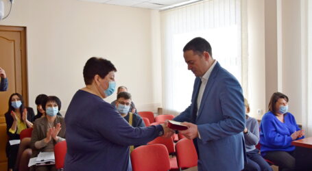 Міський голова Кам’янського вручив нагороди матерям-героіням