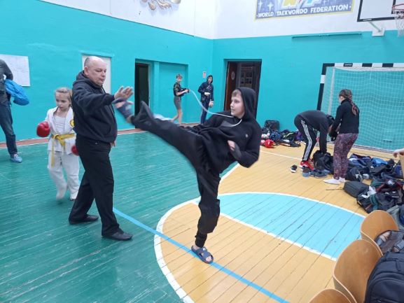 Змагання з козацького двобою в Кам’янському зібрали бійців різних видів єдиноборств - ФОТО