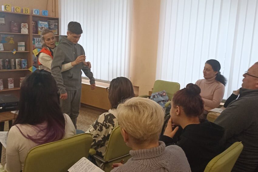 Як допомогти безпорадній людині, навчались люди в бібліотеці Кам’янського