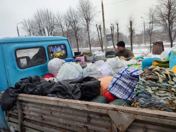 Поради від досвідчених волонтерів мешканцям Кам’янського: що потрібно військовим - ФОТО