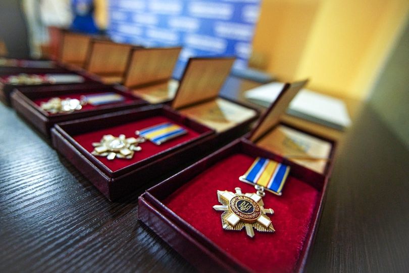 Трьох кам’янських воїнів нагородили посмертно державними нагородами