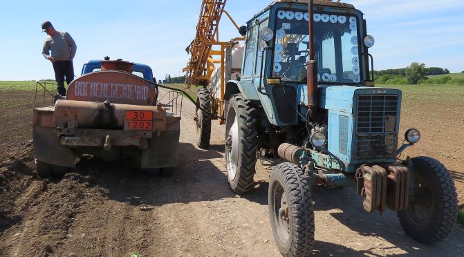 Аграріям України не вистачає пального на посівну-2022