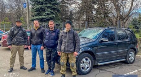 Військові Кам’янського отримали автомобіль