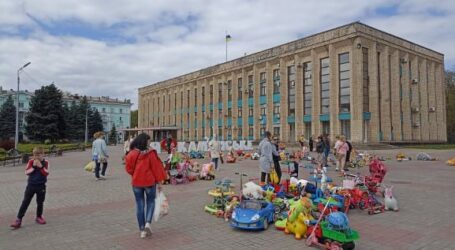 Акція «Спустошені подвір’я» в пам’ять загиблих на війні дітей відбулась в Кам’янському
