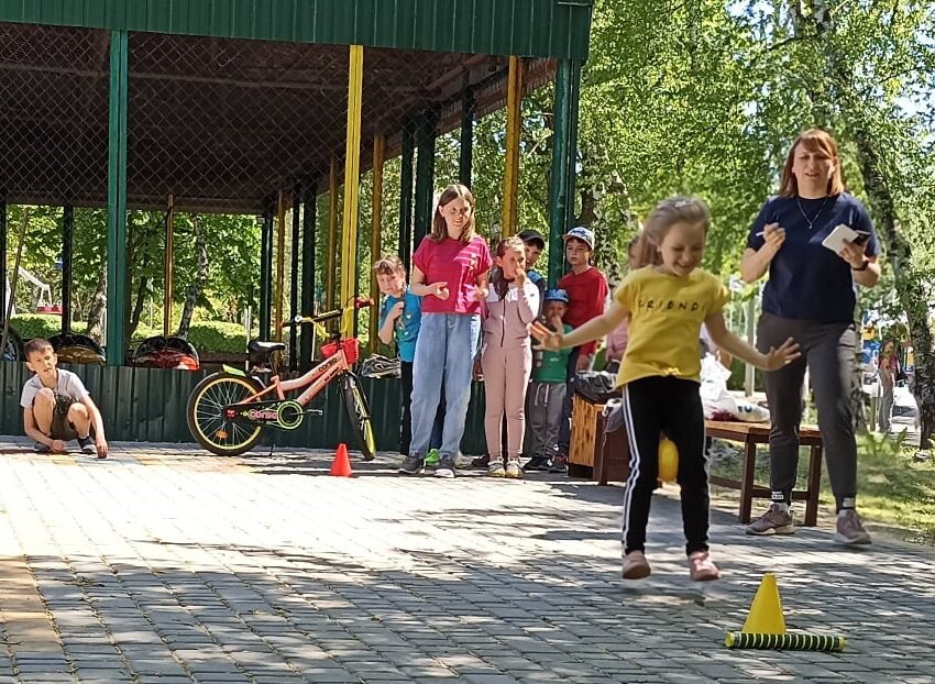 «Година здоров’я та спорту» для відпочиваючих відбулась в лівобережному парку Кам’янського