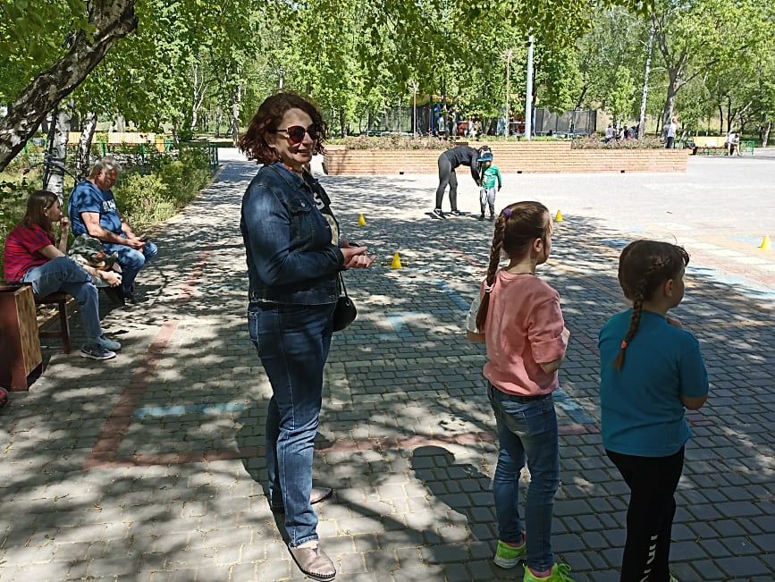 «Година здоров’я та спорту» для відпочиваючих відбулась в лівобережному парку Кам’янського - ФОТО