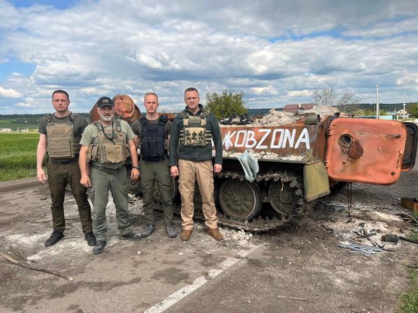 Влада Кам’янського придбала для військових черговий автомобіль