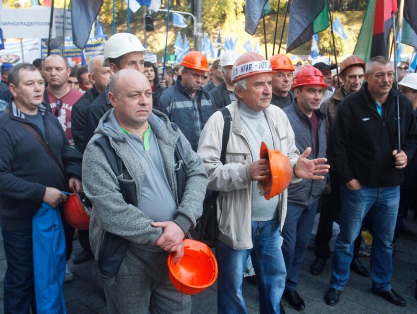 Профспілки закликають владу зупинити «лібералізацію» трудових відносин до закінчення війни