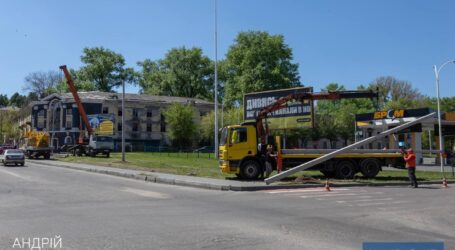 У Кам’янському встановлюють новий світлофор