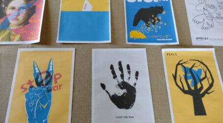 Виставка антивоєнного плакату відкрилась у музеї історії Кам’янського