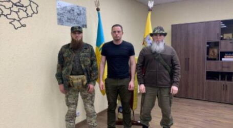Влада Кам’янського передала добровольчому батальону автомобіль