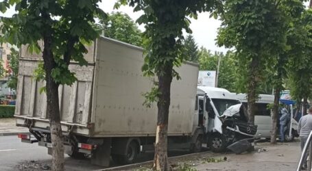 Аварія на проспекті Свободи нагадала про проблему паркування в центрі Кам’янського
