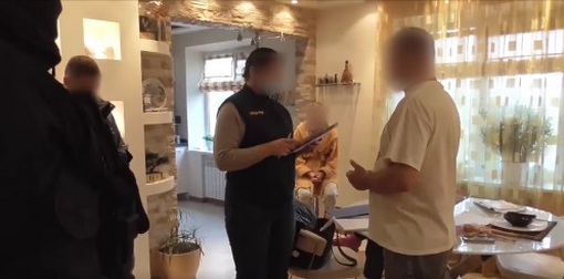Ґвалтували та знімали порно: на Дніпропетровщині засудили злочинне угруповання за розбещення дітей