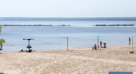 Пляжі Кам’янського готові до літнього сезону