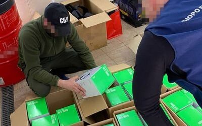 Група молодиків з Дніпропетровщини організували з-за кордону схему продажу «гуманітарки»